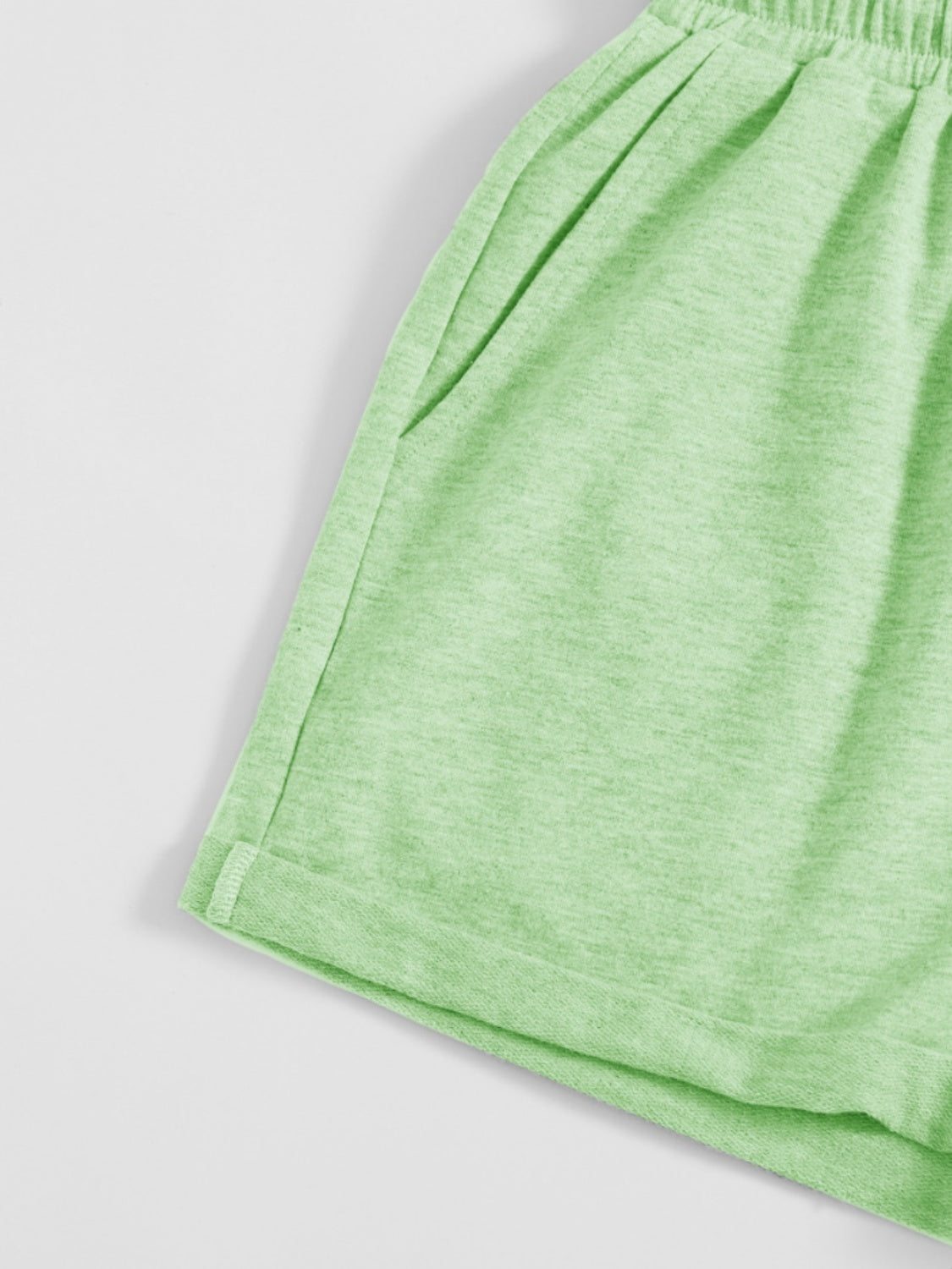 Pantalones cortos con cintura elástica y bolsillos con cordón