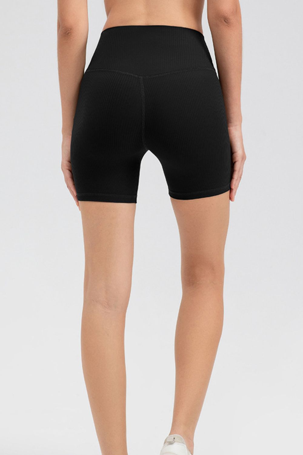 Pantalones cortos deportivos ajustados con cintura ancha