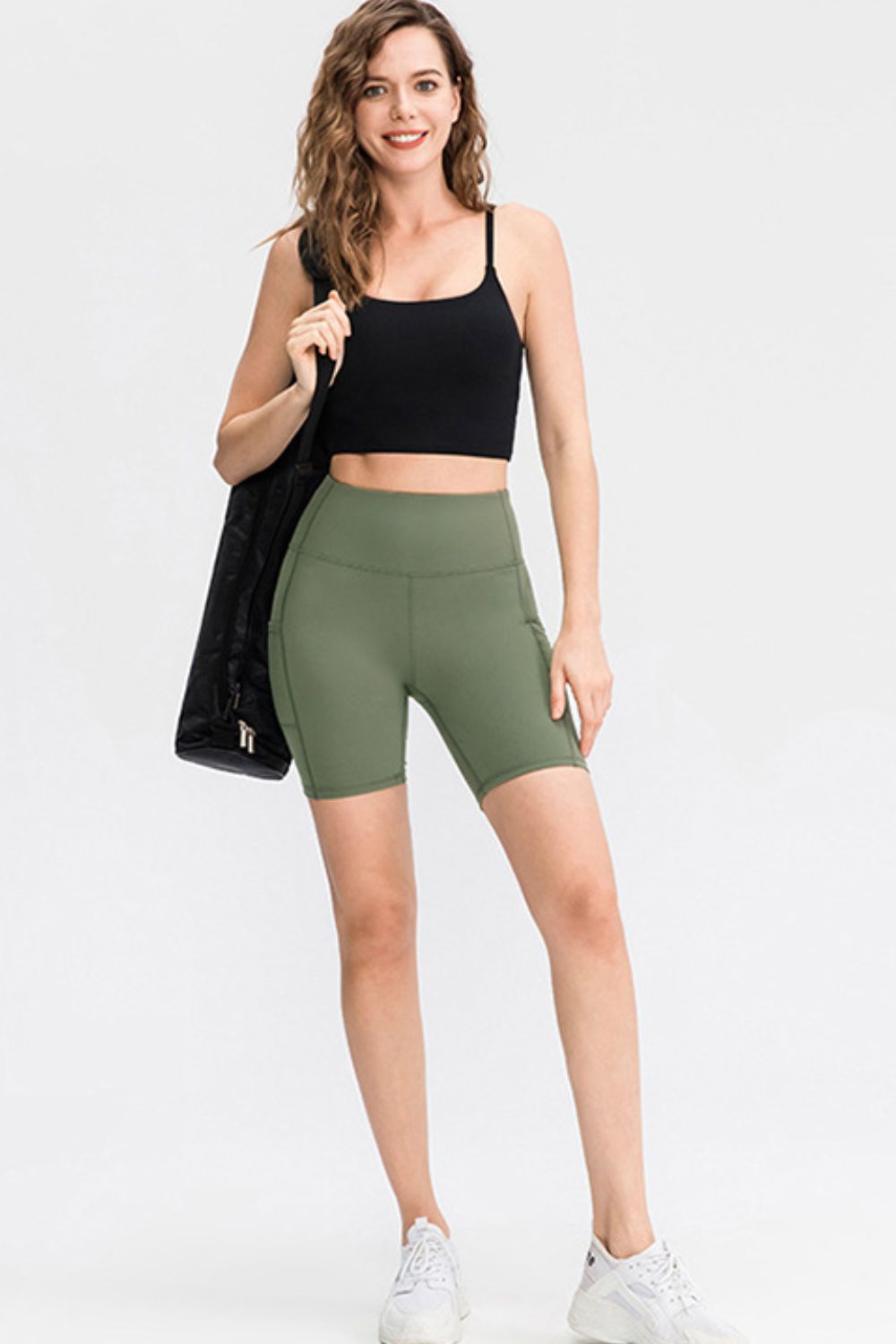 Pantalones cortos deportivos con cintura ancha y bolsillos