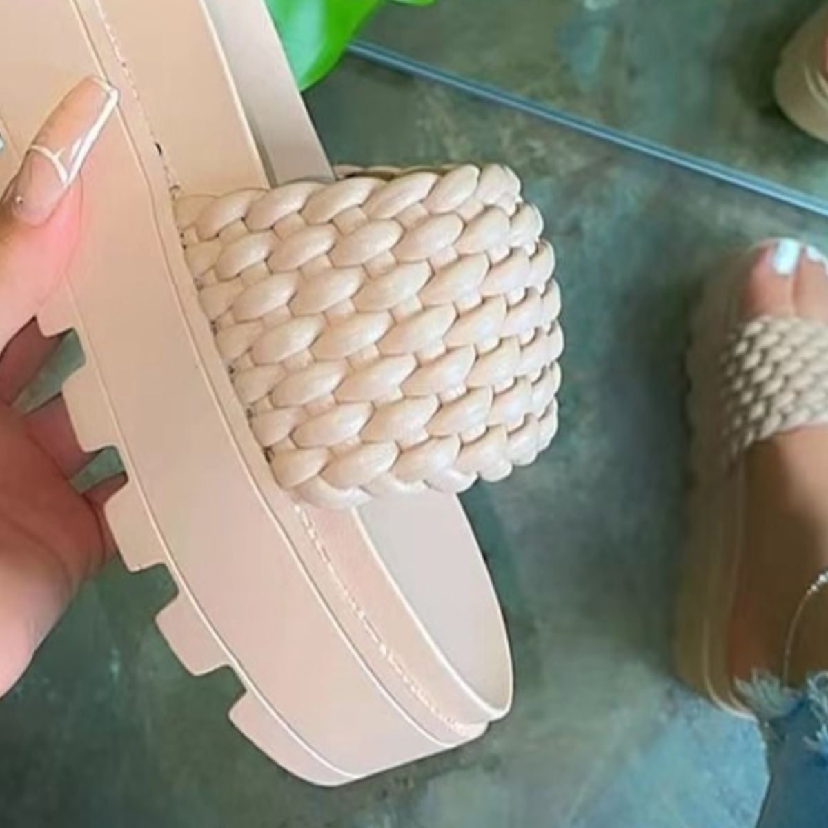 Sandalias de plataforma con punta abierta de cuero PU