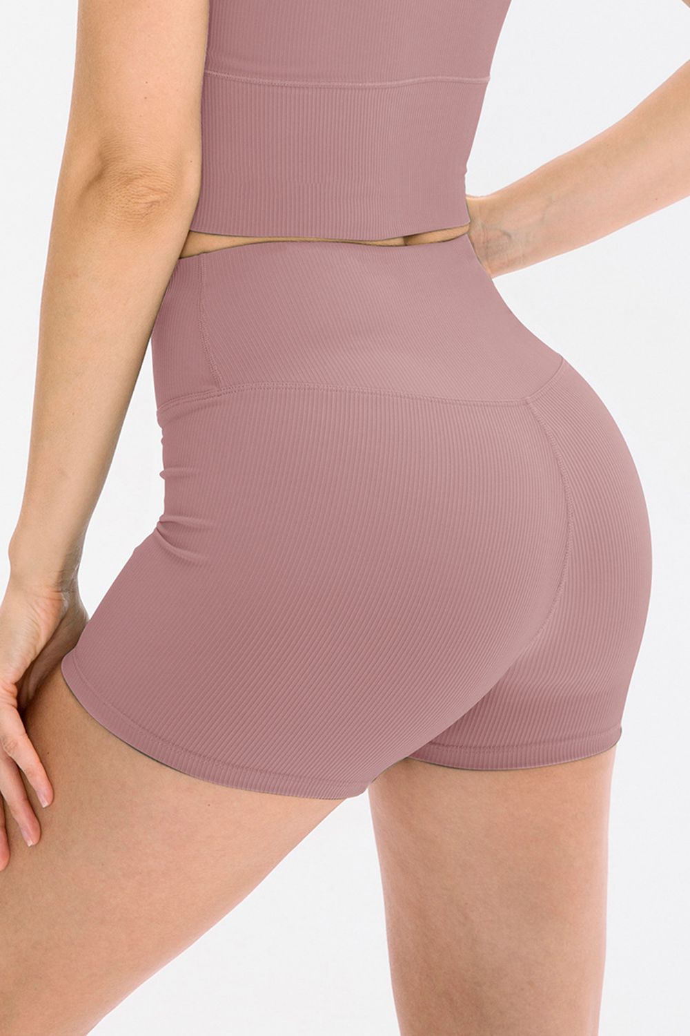 Pantalones cortos deportivos ajustados con cintura ancha