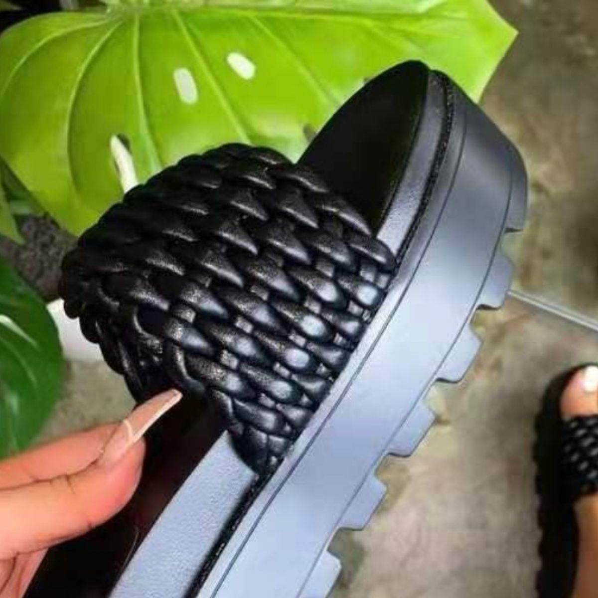 Sandalias de plataforma con punta abierta de cuero PU
