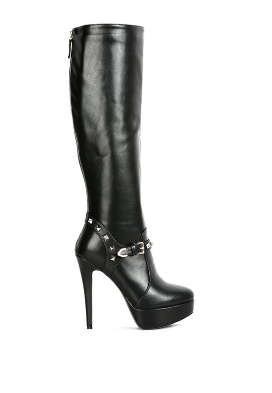 Botas de tacón de aguja con tachuelas plateadas de Nephele