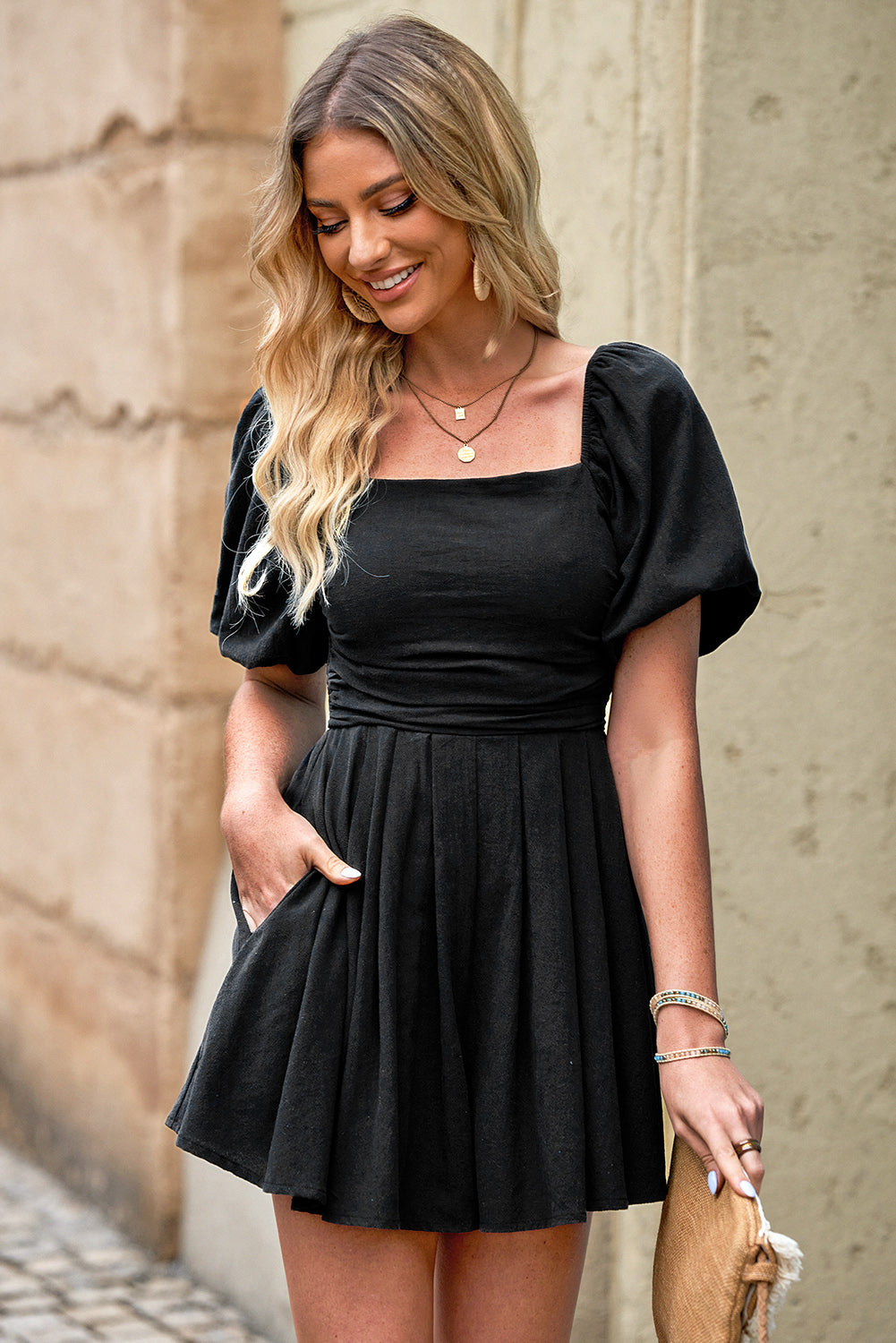 Vestido Plisado Escote Cuadrado Bolsillos