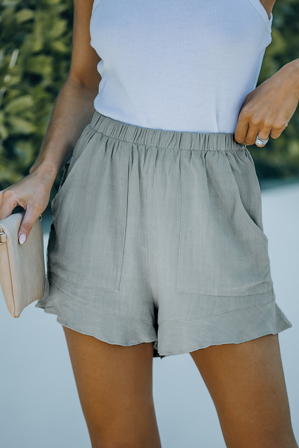 Pantalones cortos con cintura elástica y bolsillos
