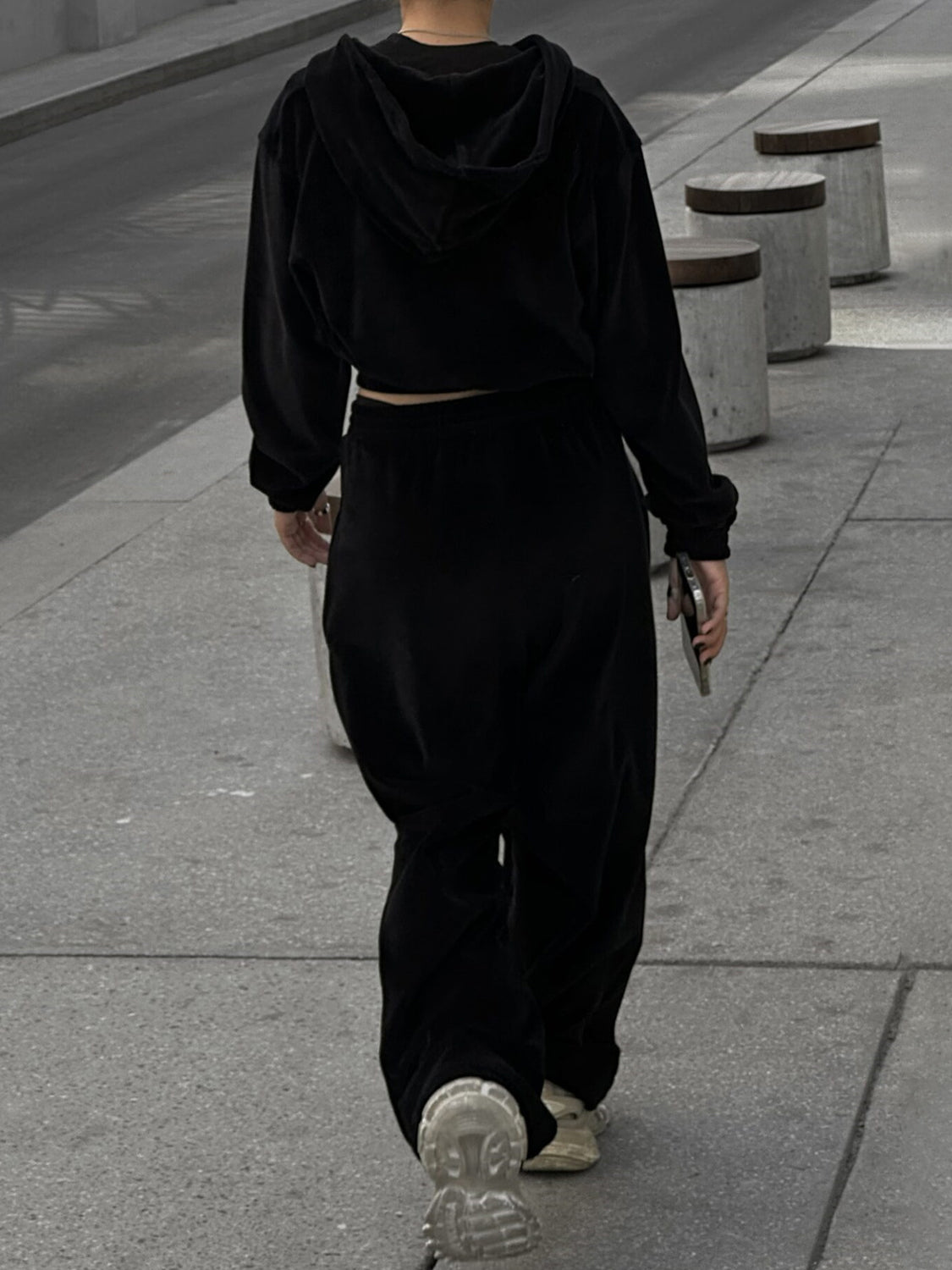 Conjunto de sudadera con cremallera y pantalón con bolsillos