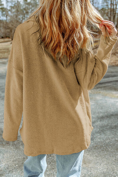 Chaqueta con botones y bolsillos y hombros caídos