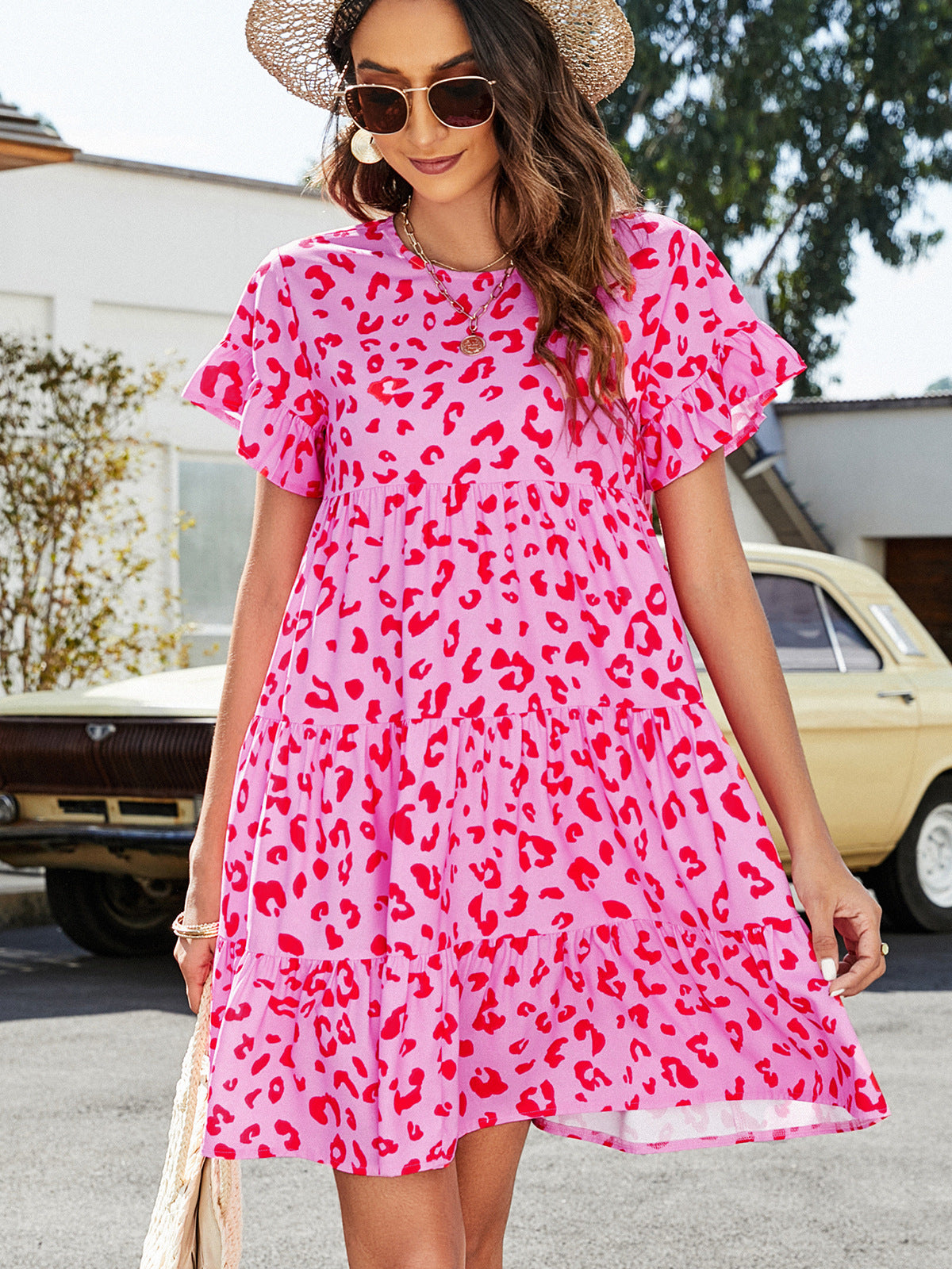Vestido escalonado de manga corta con volantes de leopardo