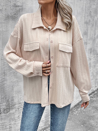 Chaqueta con botones y bolsillos y hombros caídos