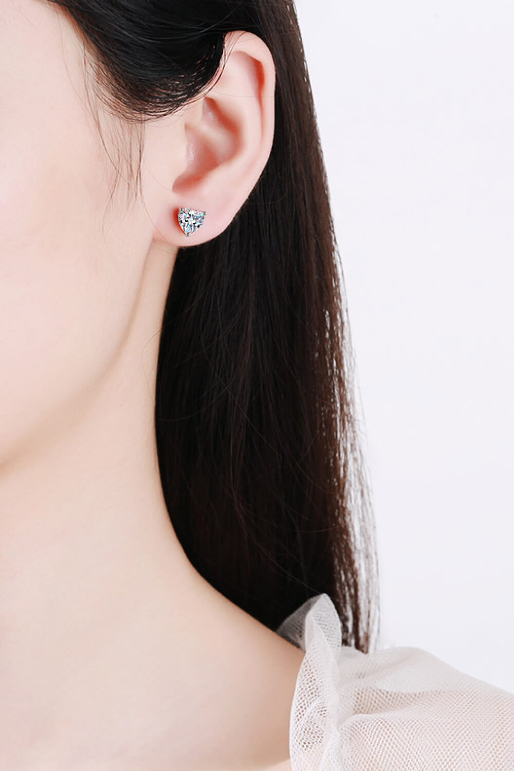 Aretes en forma de corazón de moissanita de 2 quilates