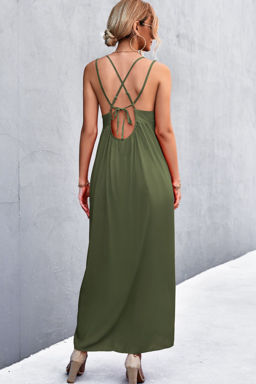 Vestido de doble tira con lazo en la espalda