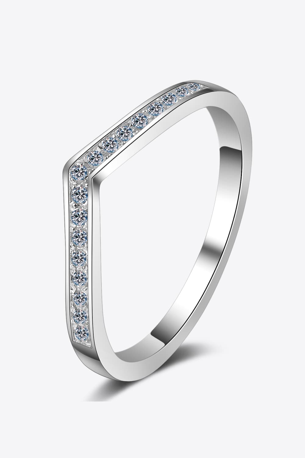 Anillo minimalista moissanite chapado en rodio