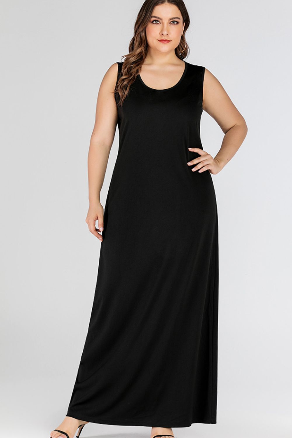 Vestido largo sin mangas con cuello redondo y talla grande