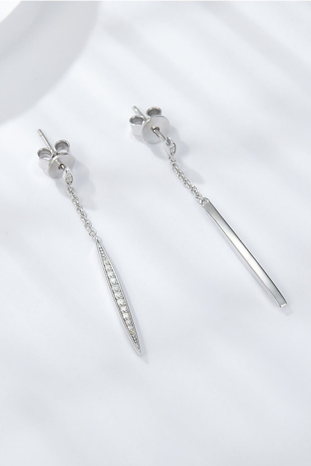 Elegantes aretes colgantes de plata esterlina 925 Moissanite