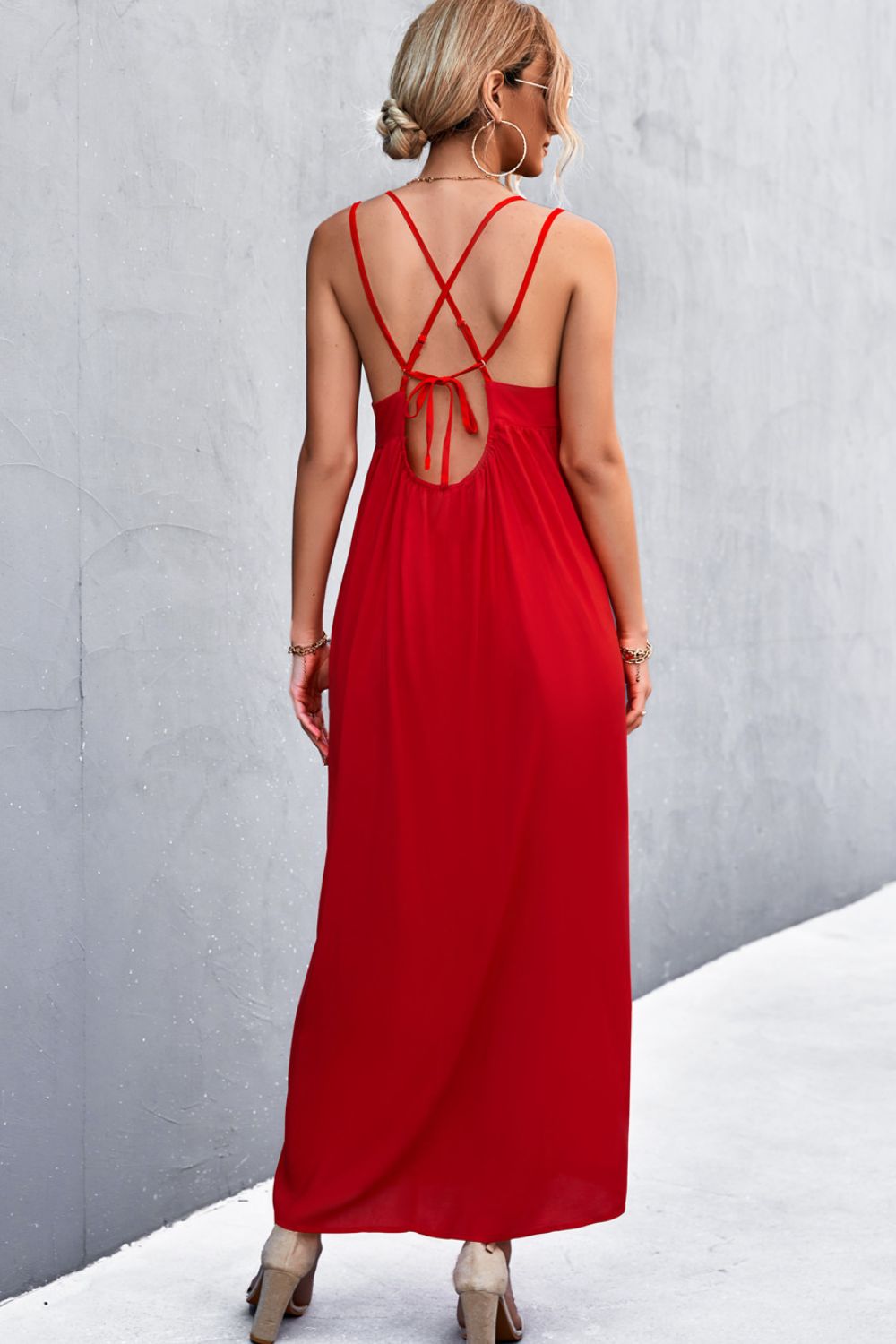 Vestido de doble tira con lazo en la espalda