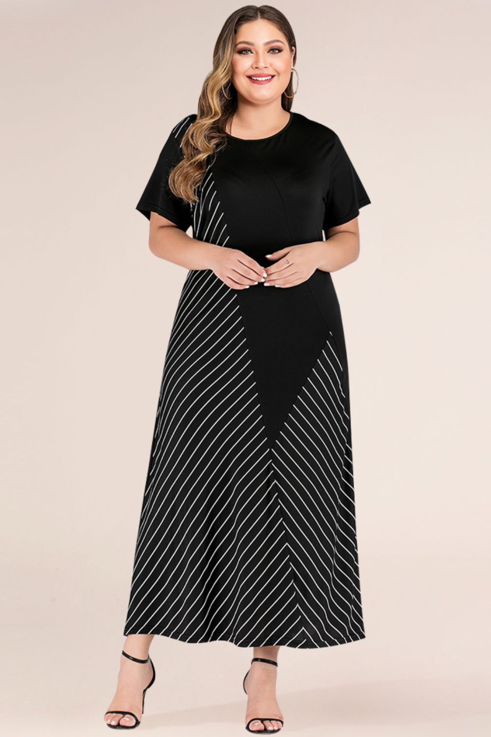 Vestido estilo camiseta con bloques de colores y rayas en tallas grandes