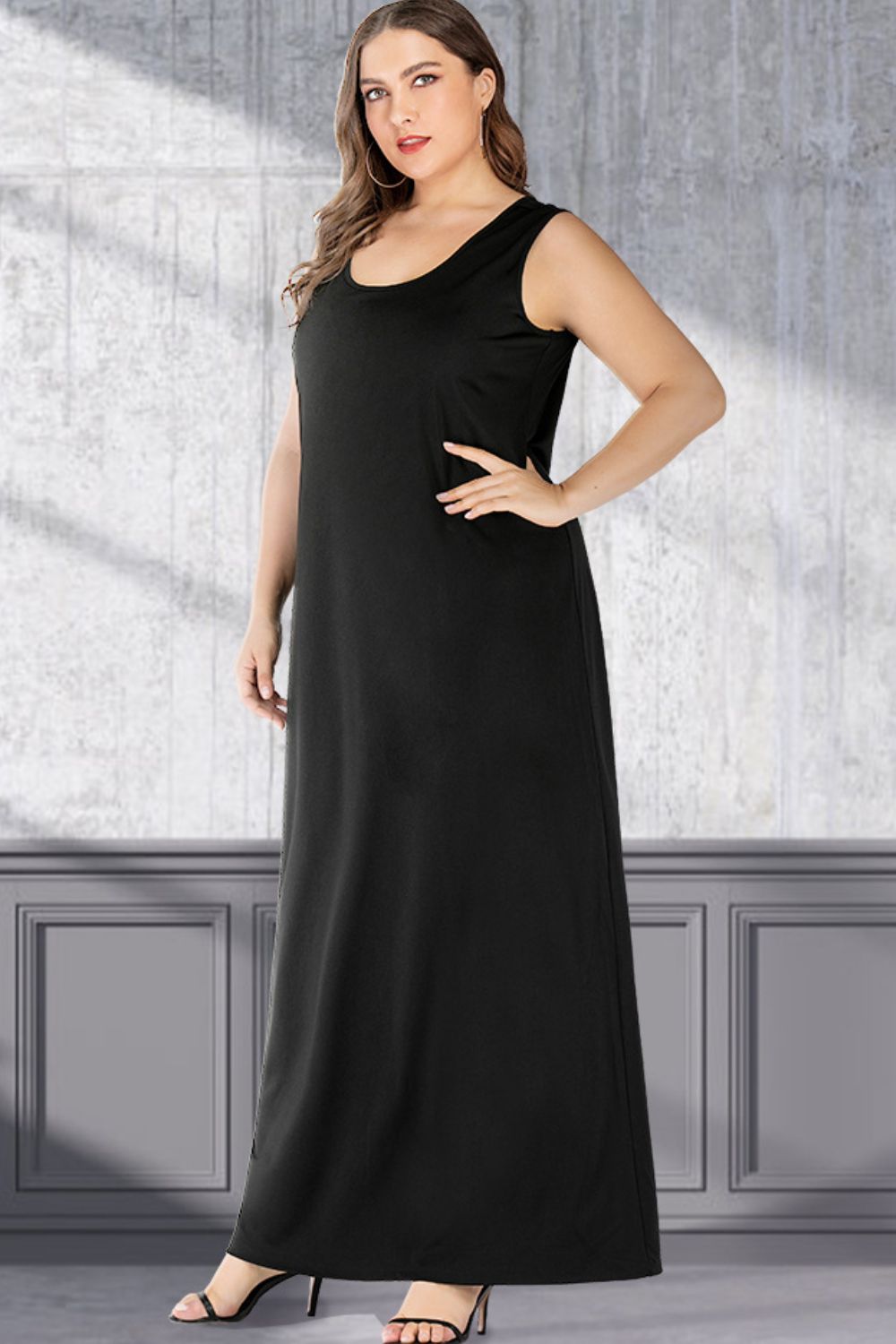 Vestido largo sin mangas con cuello redondo y talla grande
