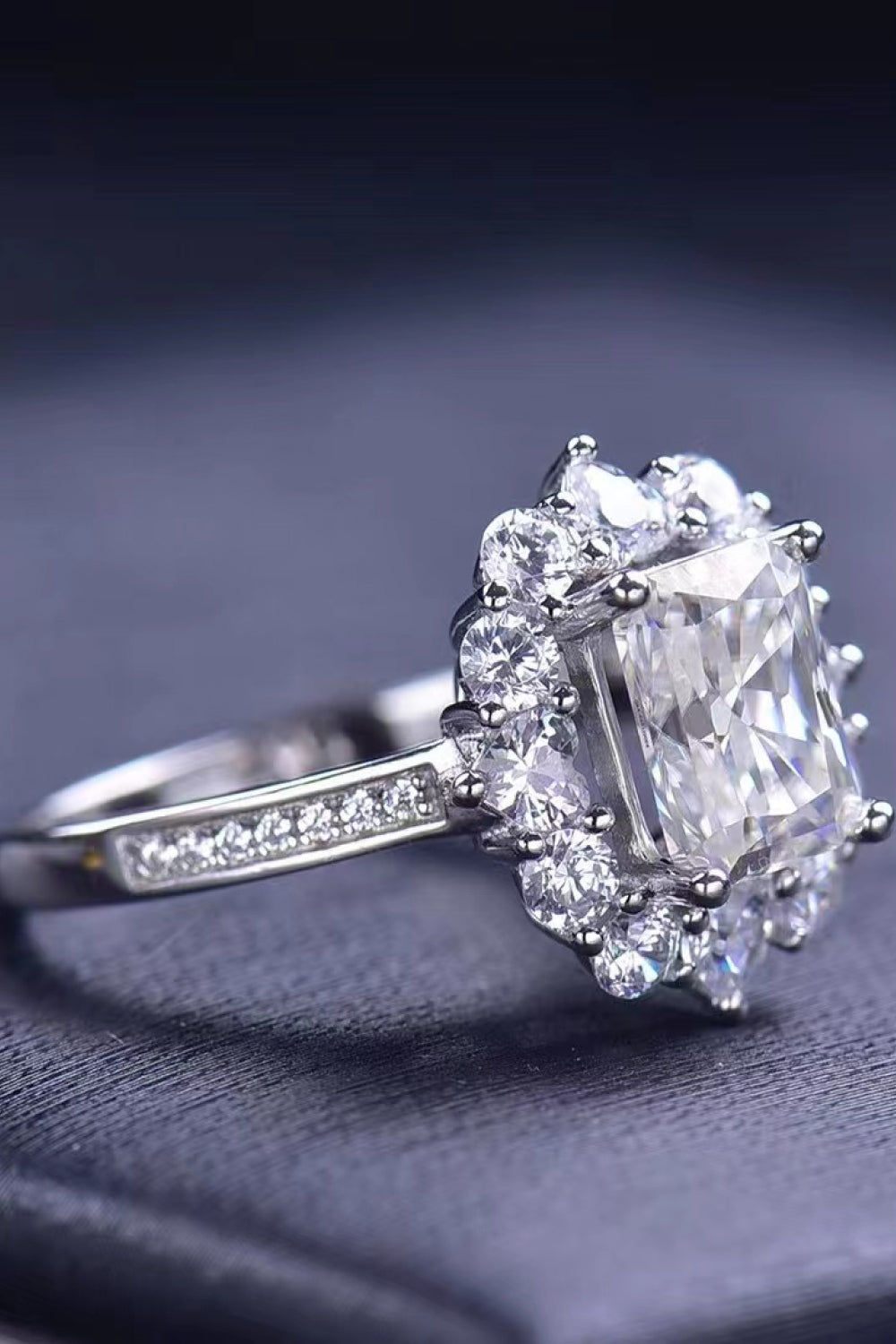 Need You Now Anillo de moissanita de 2 quilates