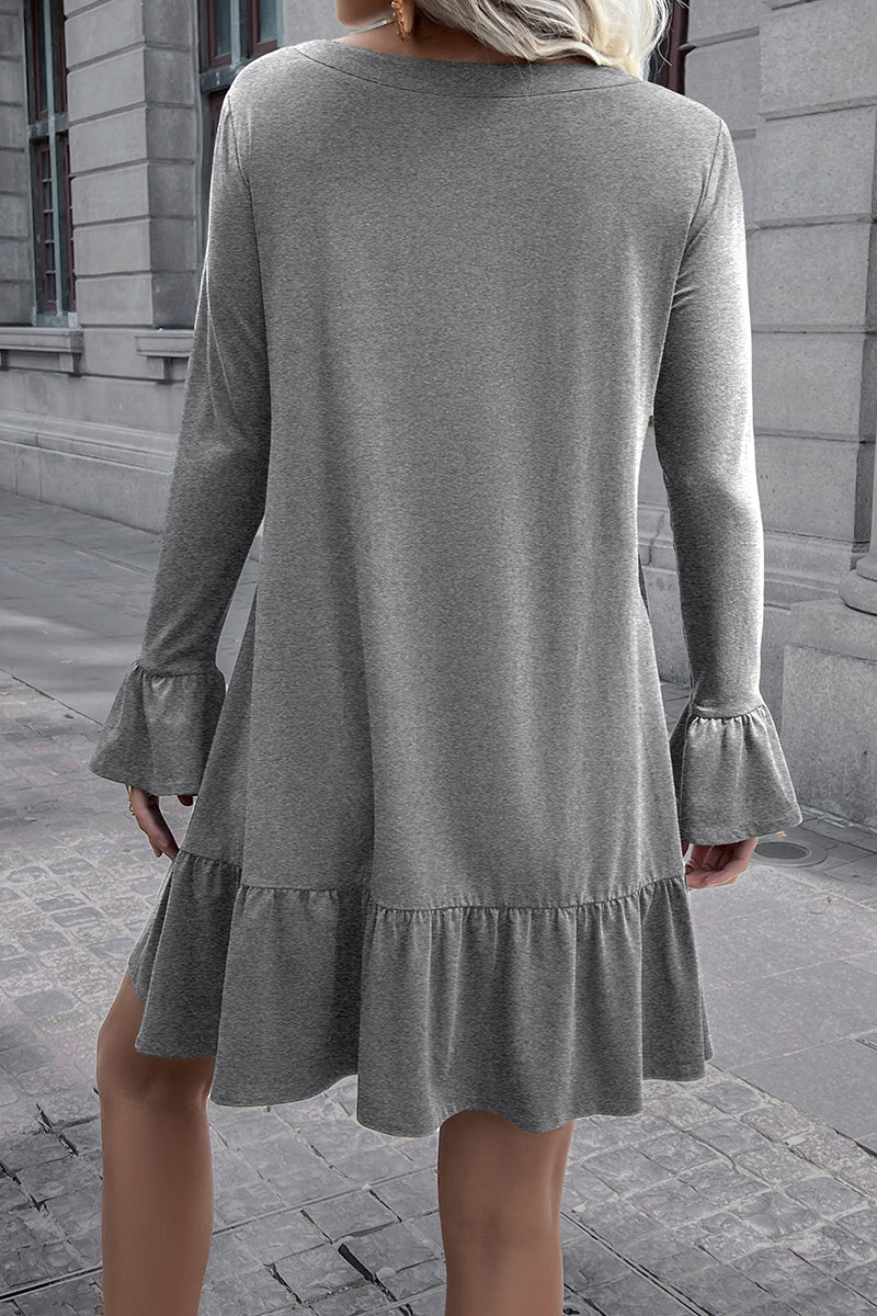 Minivestido con escote en V, mangas con volantes y dobladillo fruncido