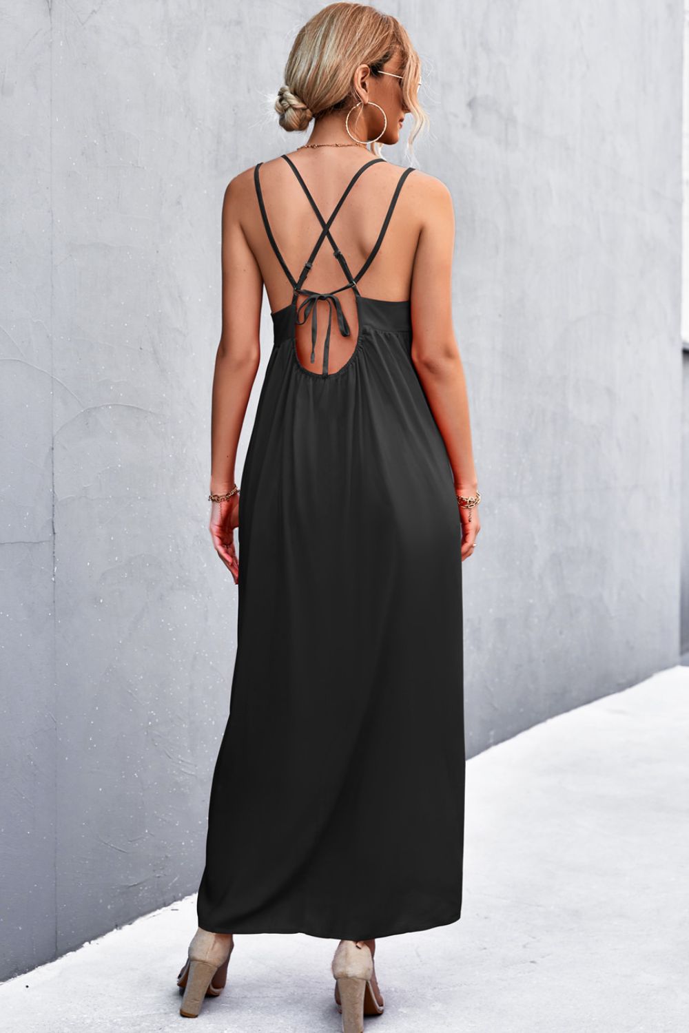 Vestido de doble tira con lazo en la espalda