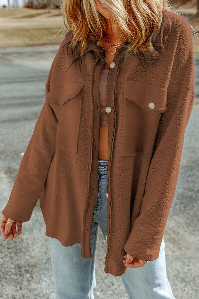 Chaqueta con botones y bolsillos y hombros caídos