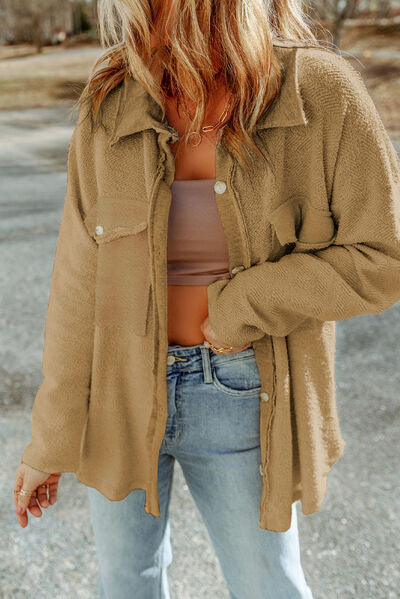 Chaqueta con botones y bolsillos y hombros caídos