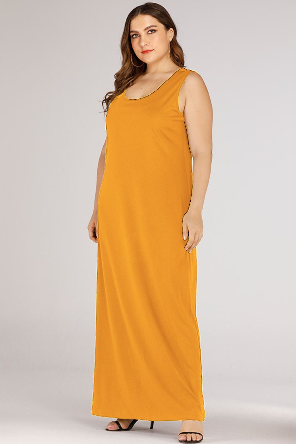 Vestido largo sin mangas con cuello redondo y talla grande