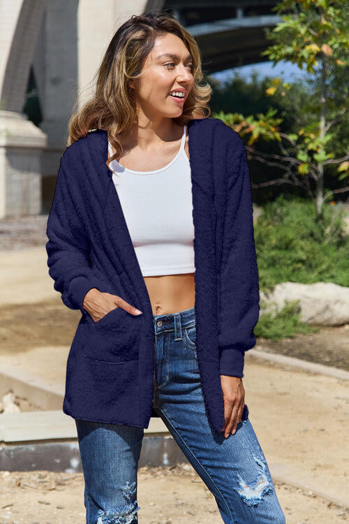 Chaqueta con capucha y bolsillos de peluche
