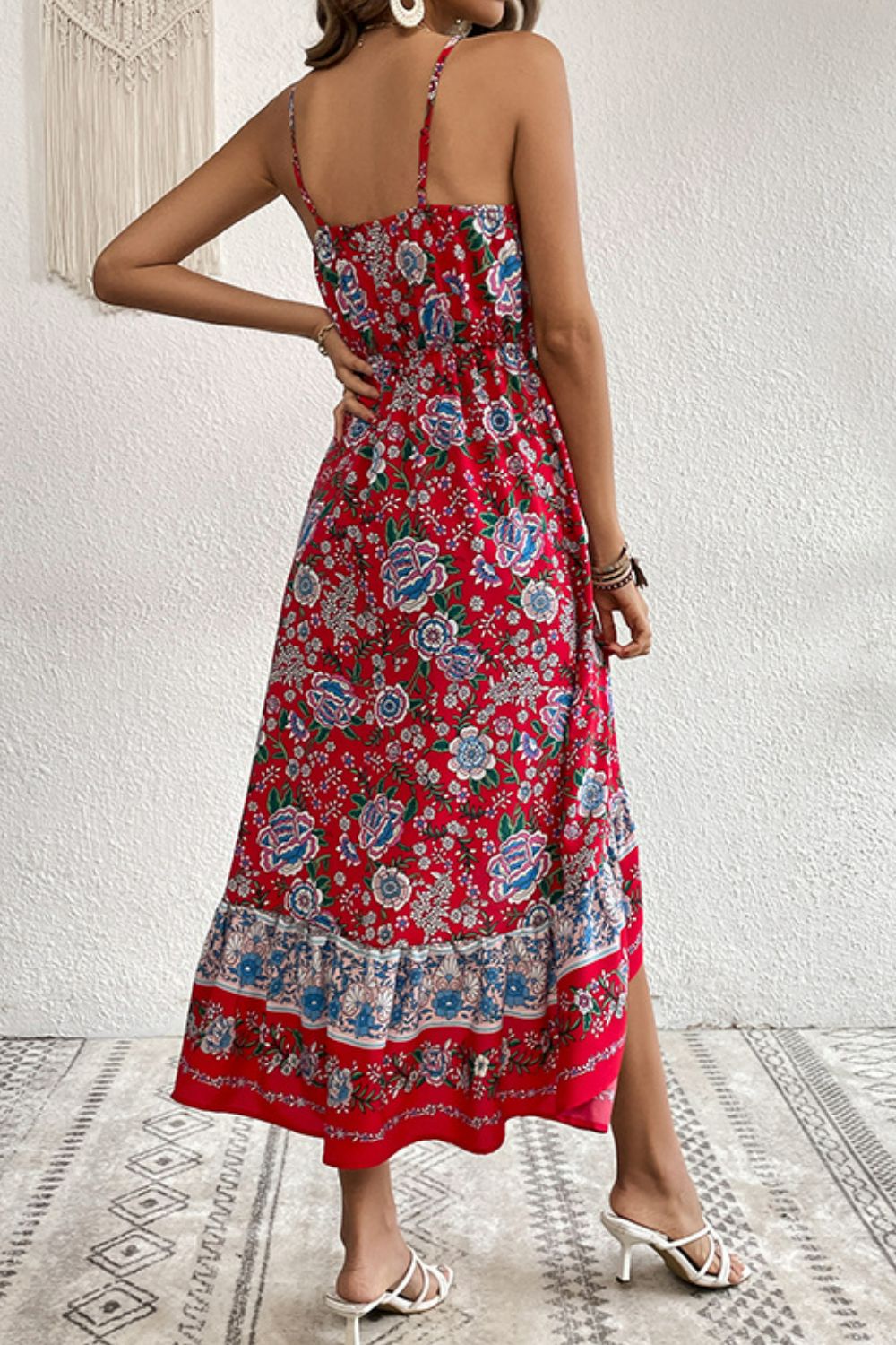 Vestido de tirantes finos con botones decorativos bohemios