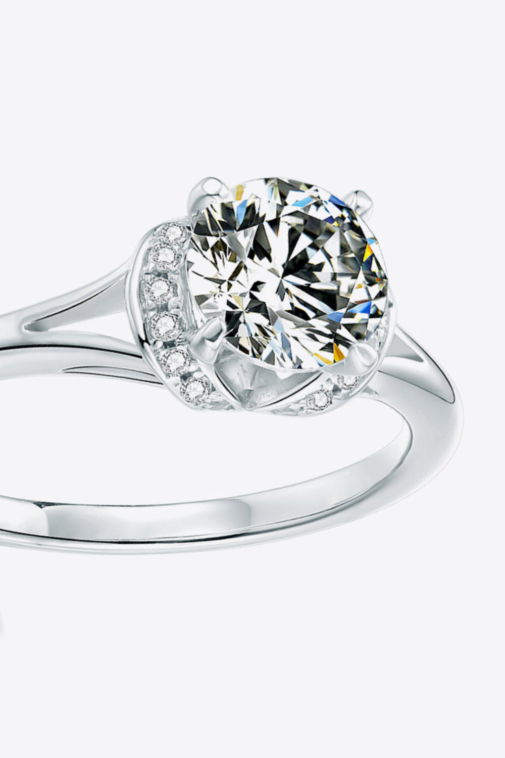 Anillo de espiga dividida de moissanita de 1 quilate