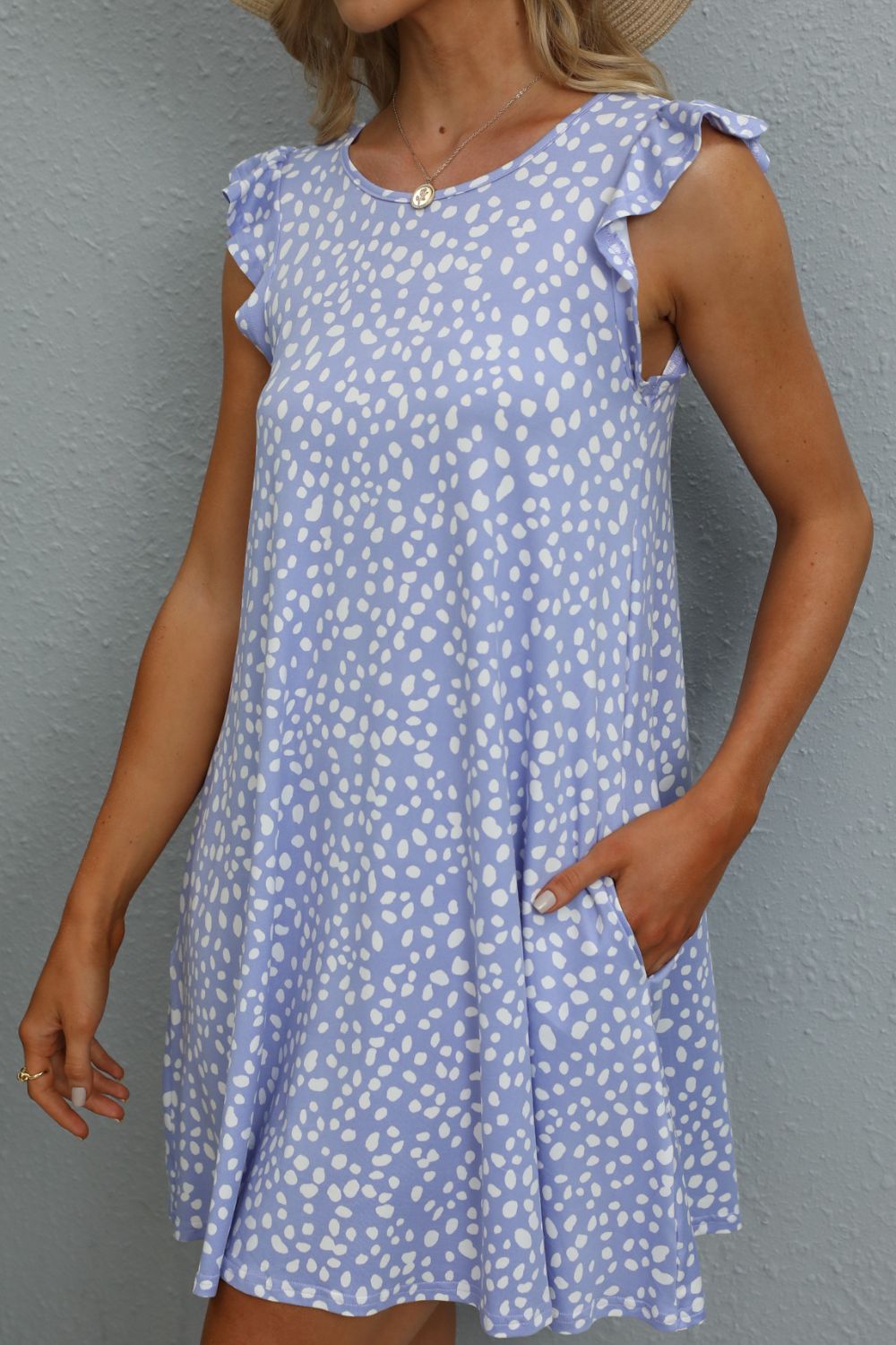Vestido de cuello redondo con manga de mariposa