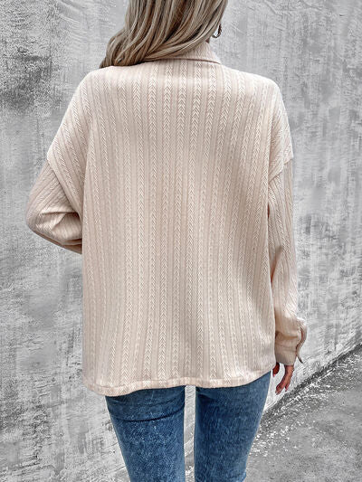 Chaqueta con botones y bolsillos y hombros caídos