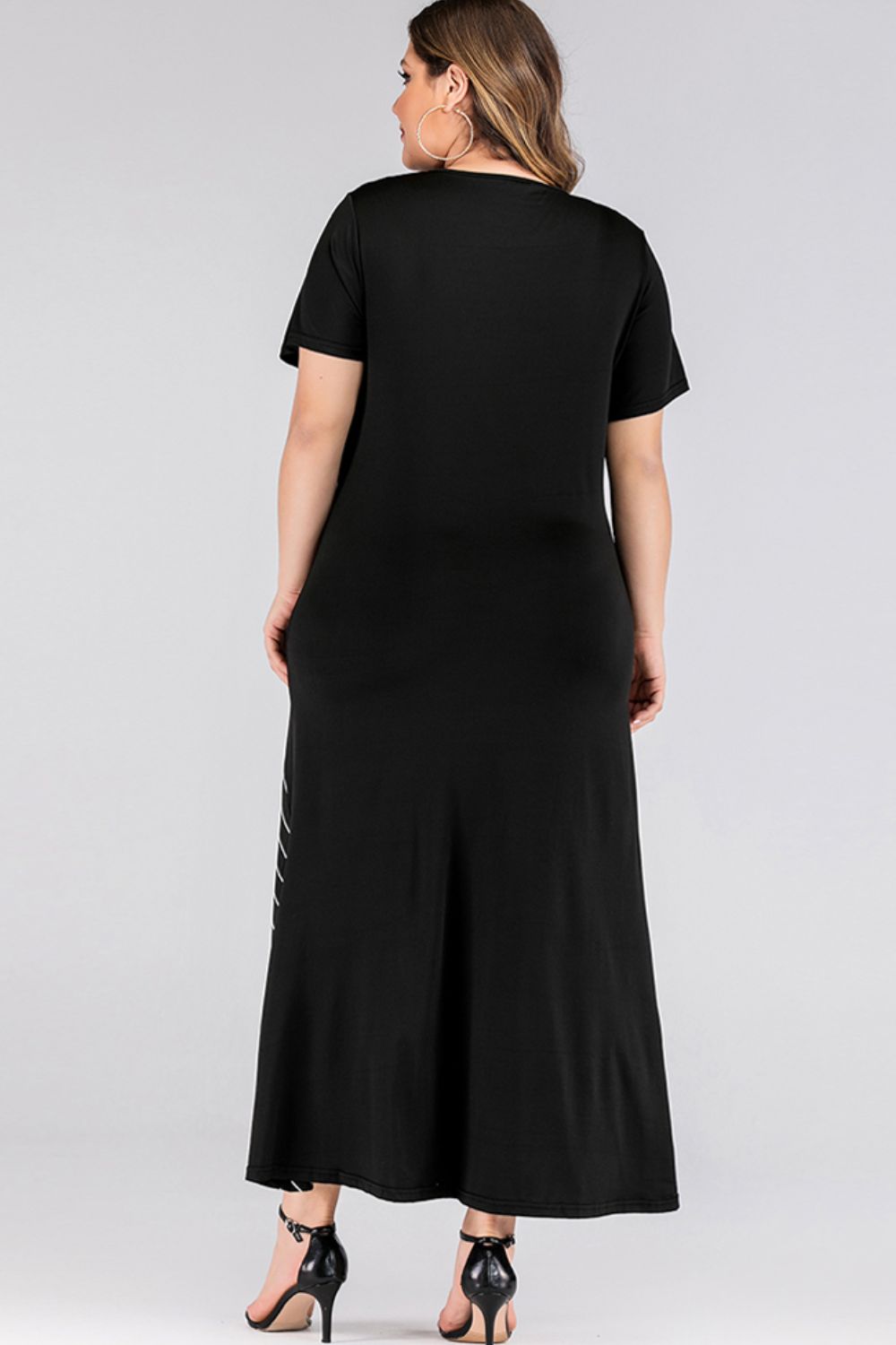 Vestido estilo camiseta con bloques de colores y rayas en tallas grandes
