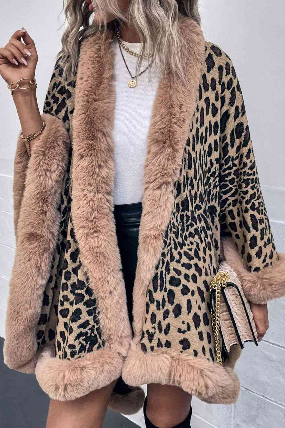 Poncho de leopardo con parte delantera abierta