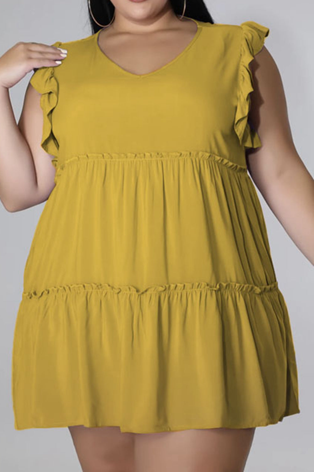 Vestido mini con escote en V y ribete de volantes en talla grande