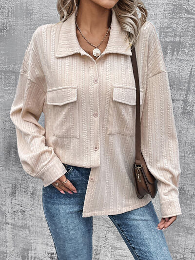 Chaqueta con botones y bolsillos y hombros caídos