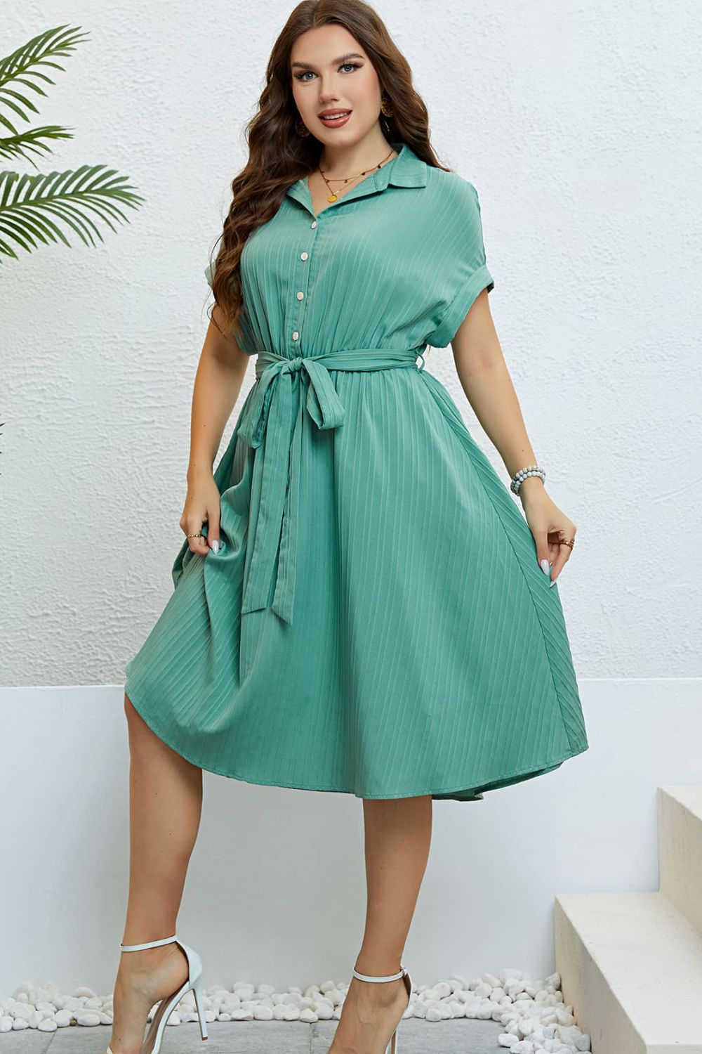 Vestido camisero con botones y lazo en la cintura