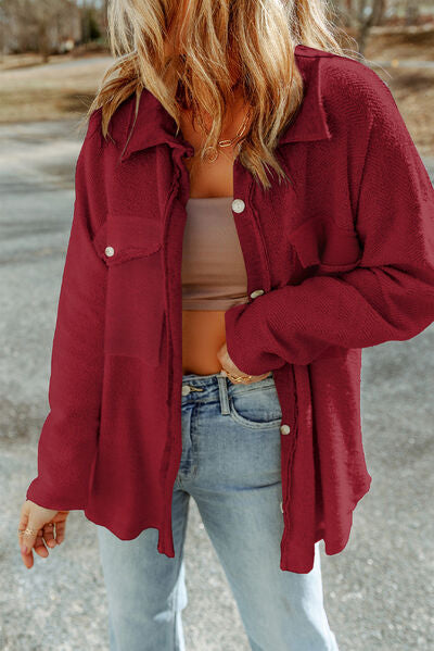 Chaqueta con botones y bolsillos y hombros caídos
