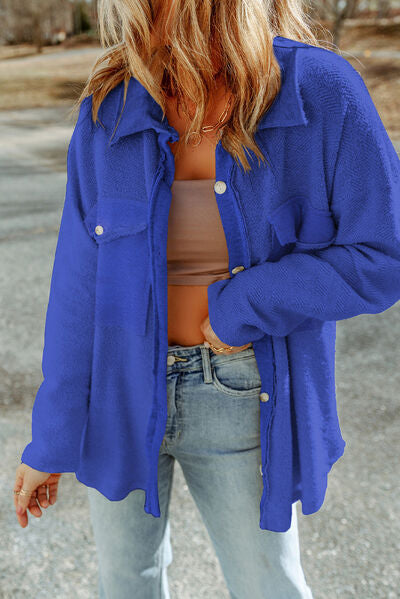 Chaqueta con botones y bolsillos y hombros caídos