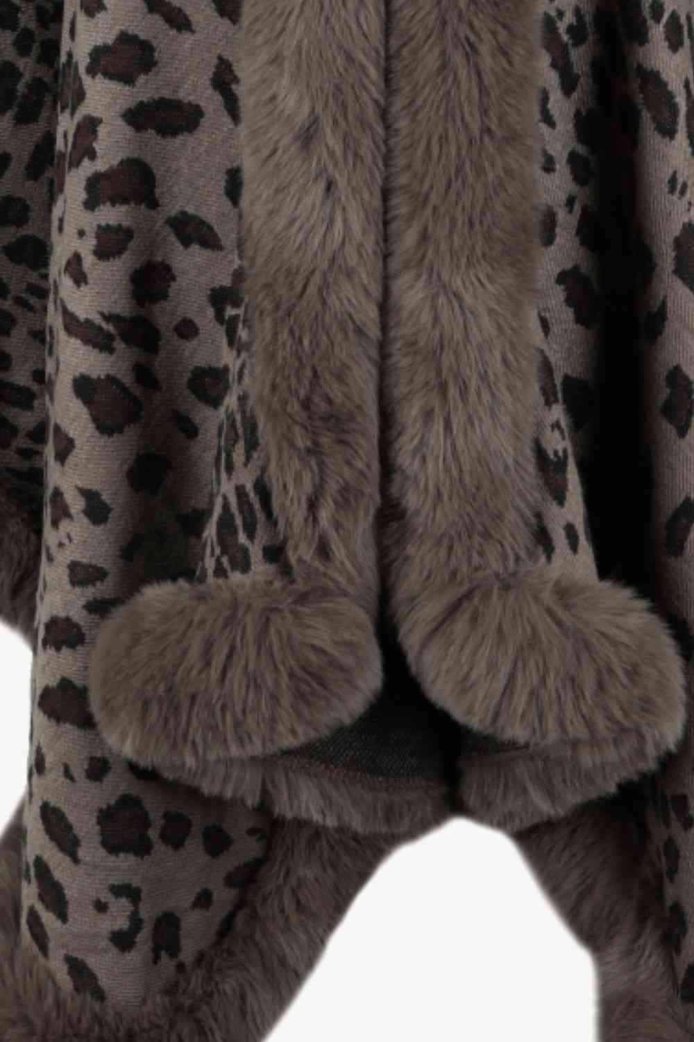 Poncho de leopardo con parte delantera abierta