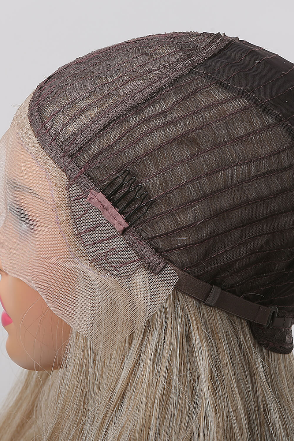 Pelucas delanteras de encaje de 13 * 2 "Onda larga sintética 24" 150% Densidad en reflejos rubios medios