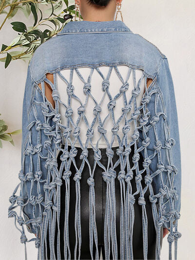 Chaqueta vaquera con botones, bolsillos y detalle de lazo