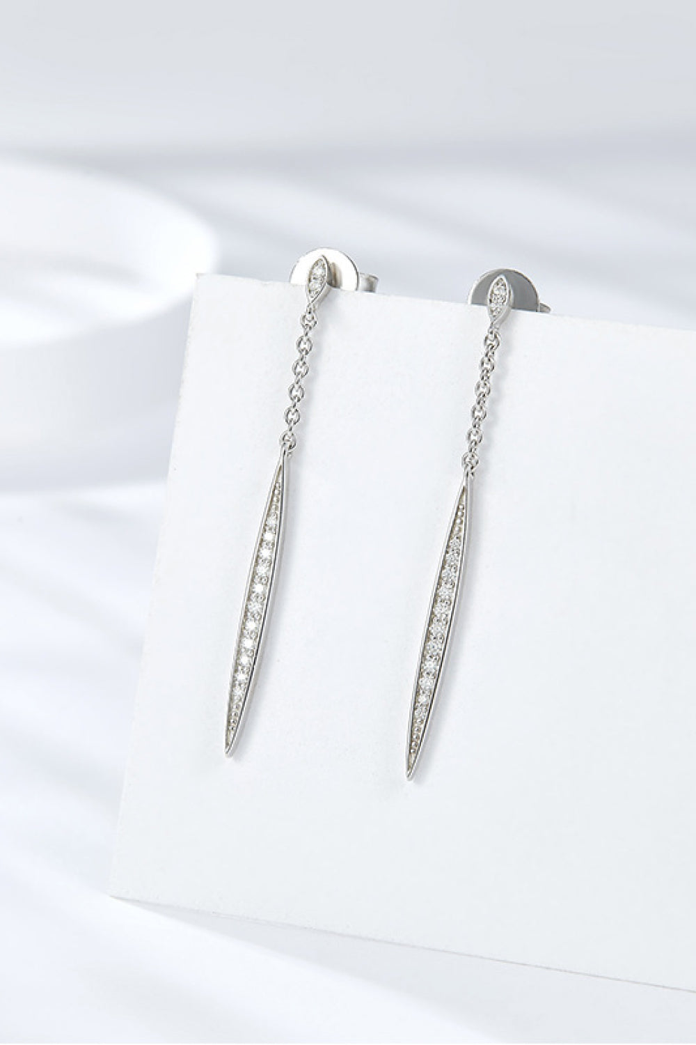 Elegantes aretes colgantes de plata esterlina 925 Moissanite