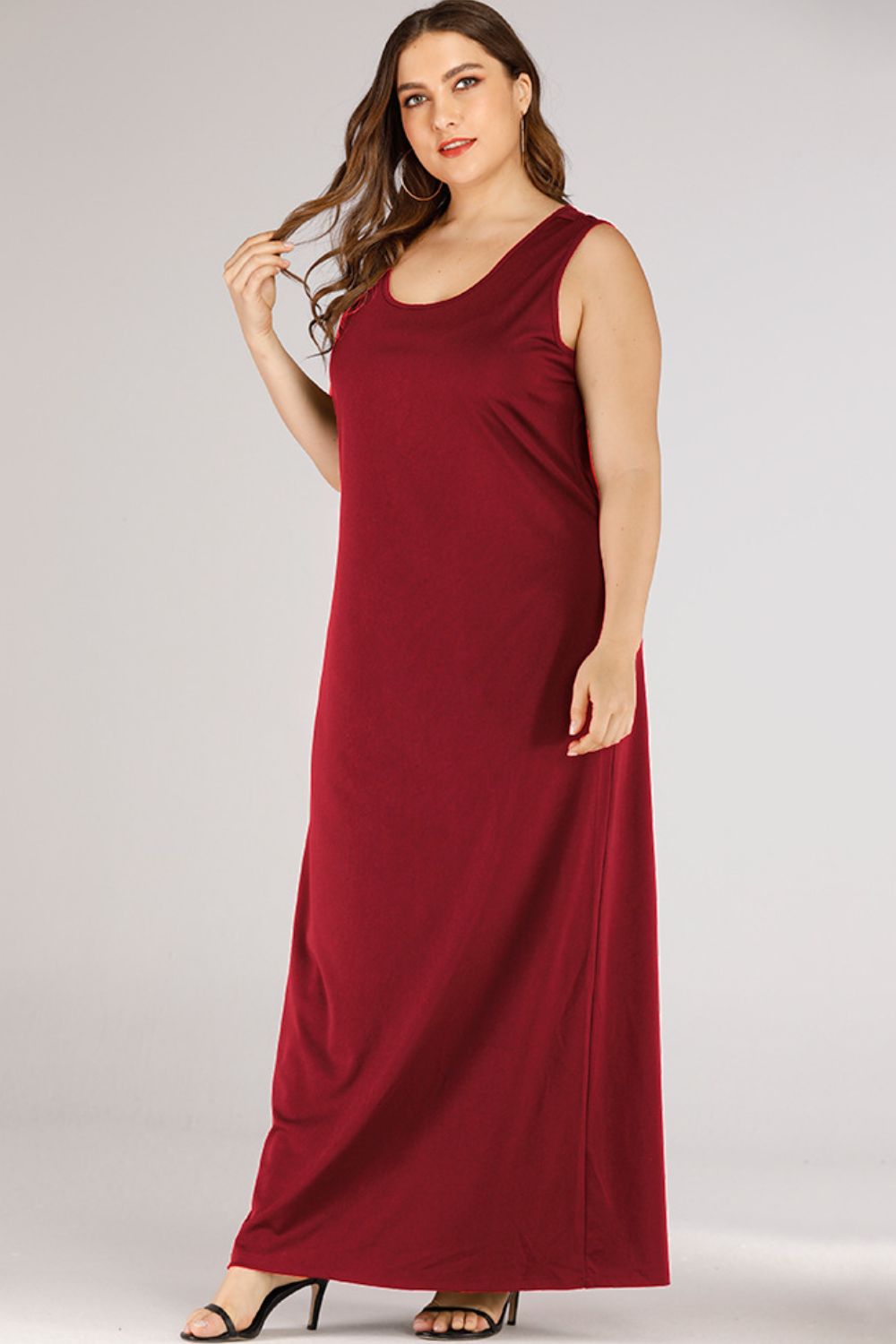 Vestido largo sin mangas con cuello redondo y talla grande