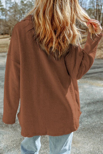Chaqueta con botones y bolsillos y hombros caídos