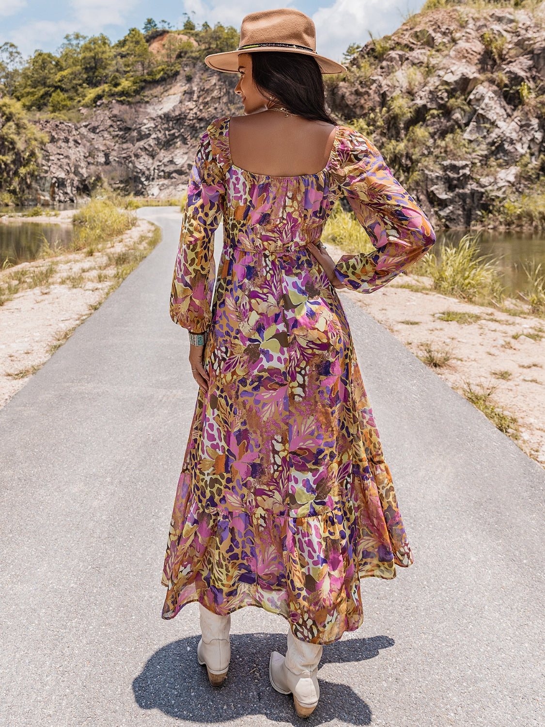 Vestido de manga larga con escote en V y estampado