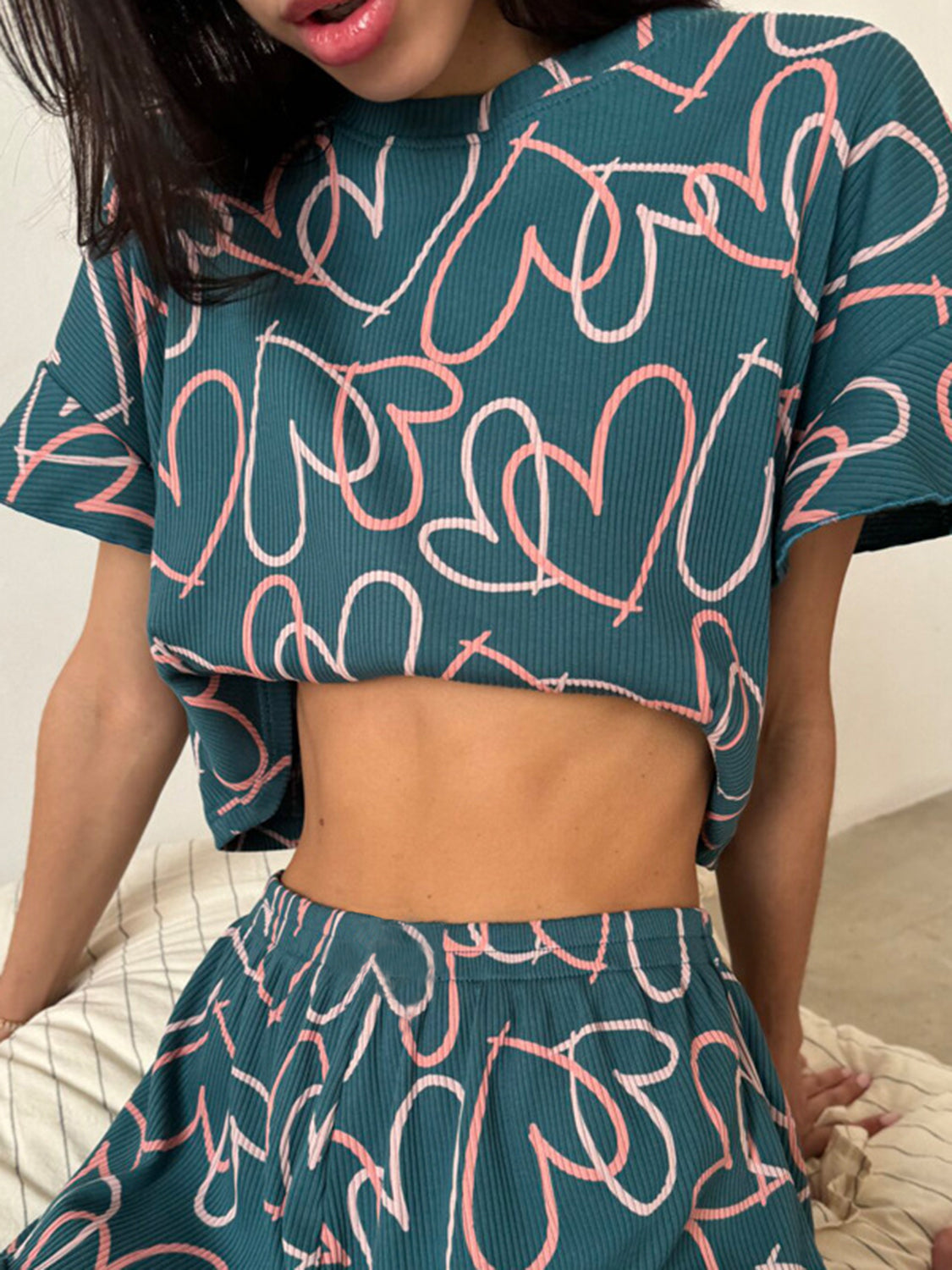 Conjunto de top y pantalones cortos con cuello redondo estampado