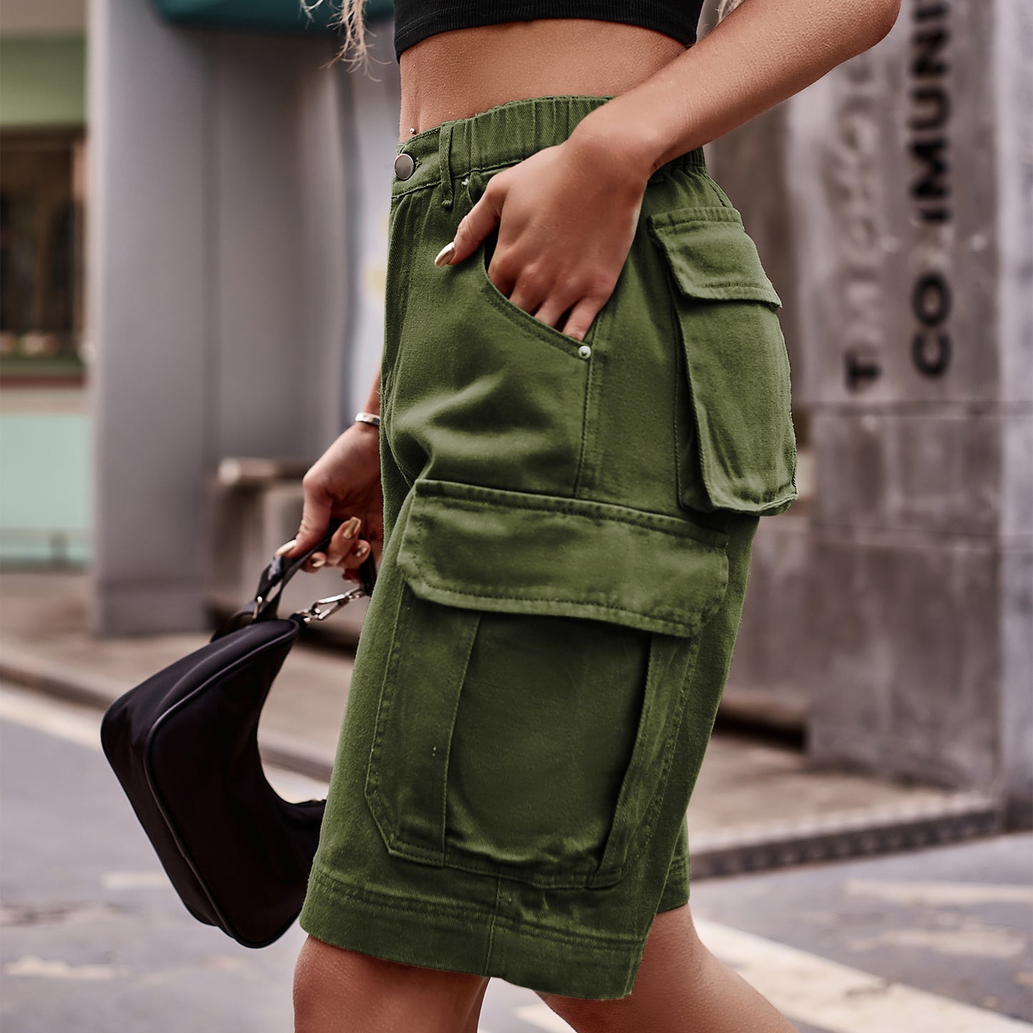 Pantalones cortos cargo de mezclilla con bolsillos