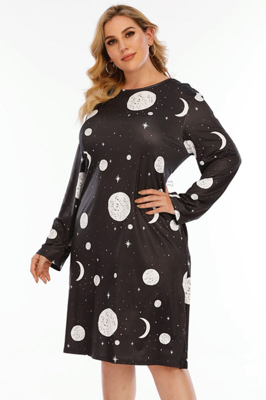 Vestido de cuello redondo con estampado de lunas y estrellas en talla grande