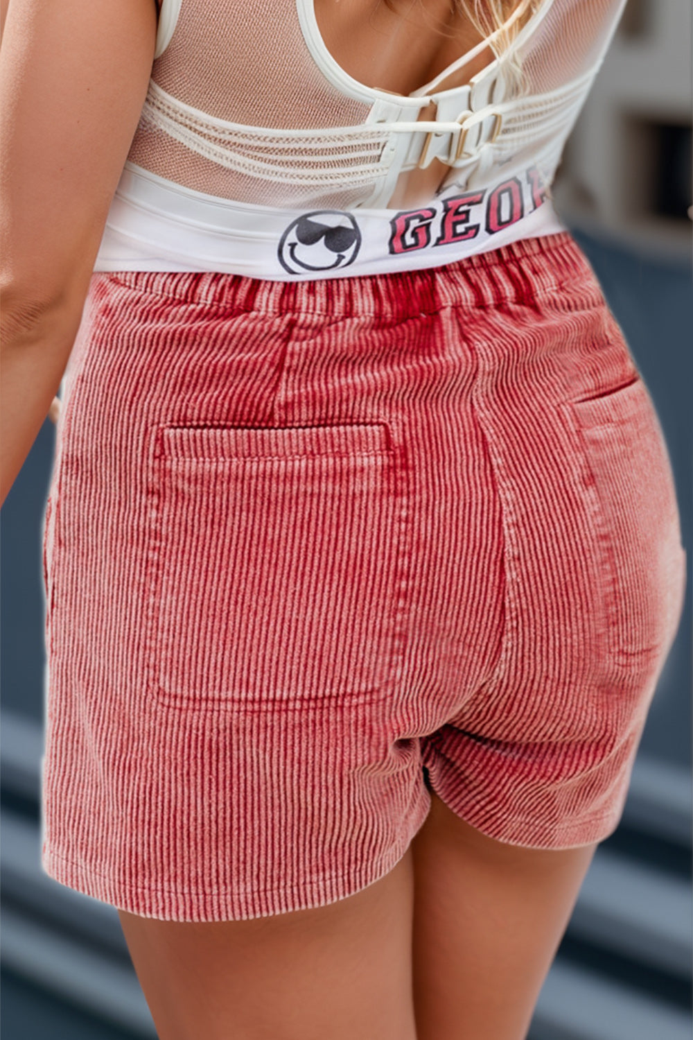 Pantalones cortos de pana con bolsillos